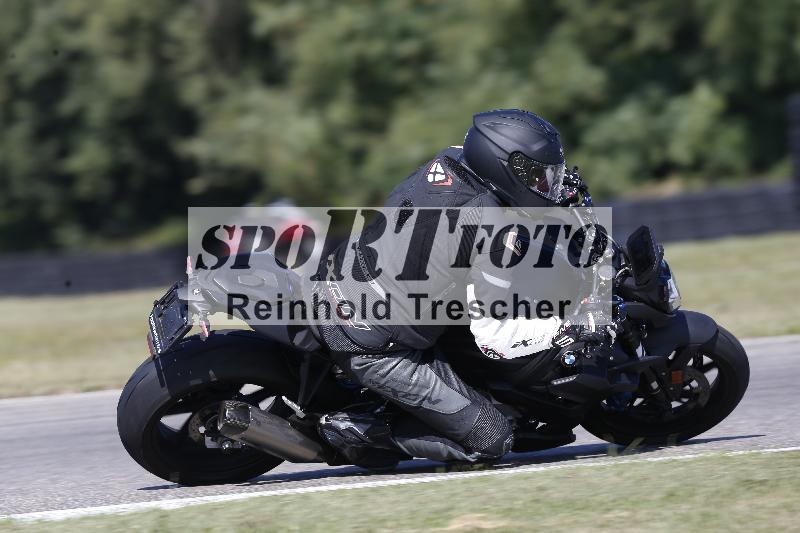 /Archiv-2025/49 26.08.2025 Cornu Master School ADR/blau-bleu/49